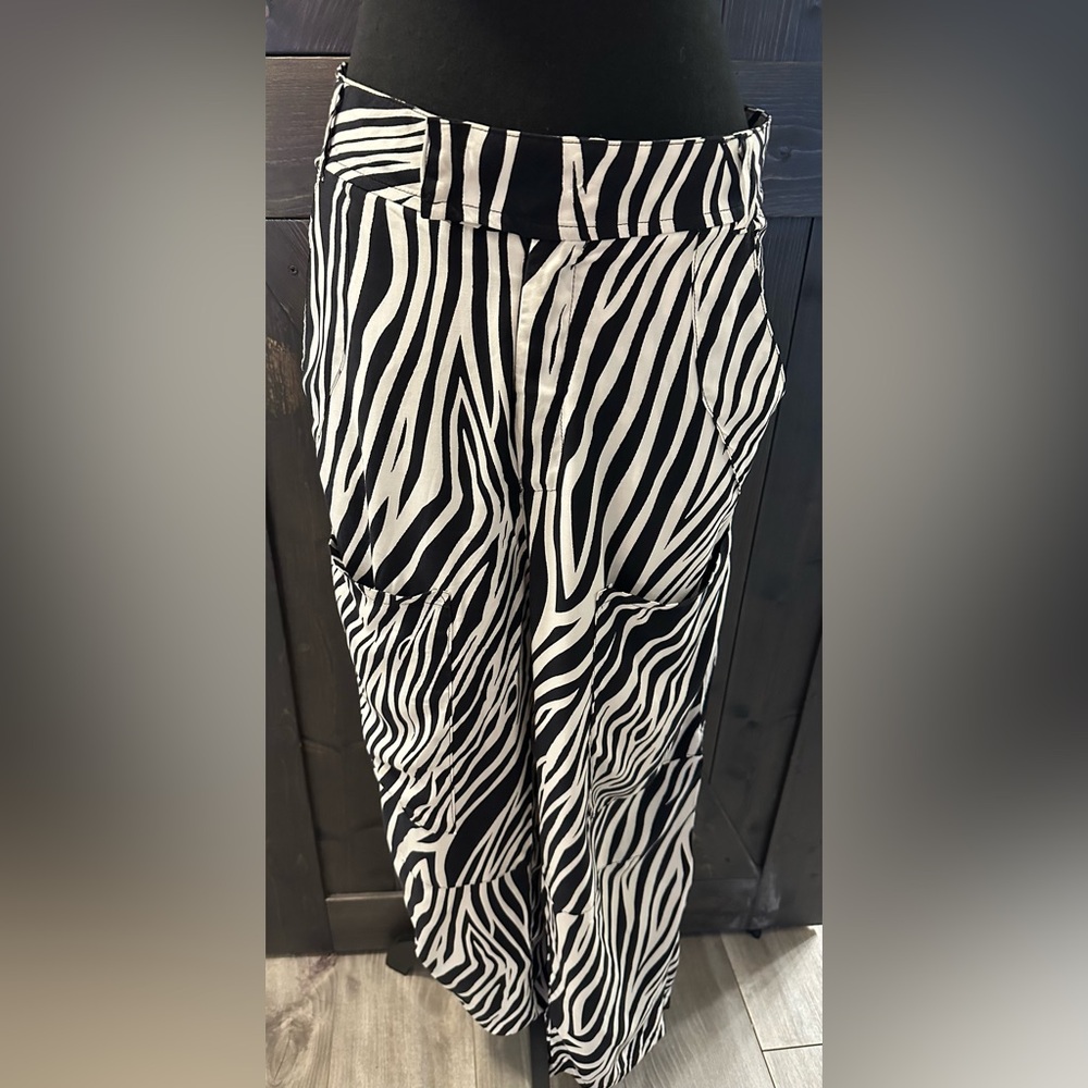 TopMark Zebra Print Wide-Leg Pants - Black & White - Size 8